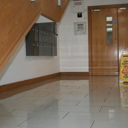 Cuirt Seoige, City Apartment *